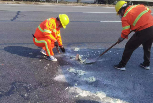 三才镇公路下沉注浆加固